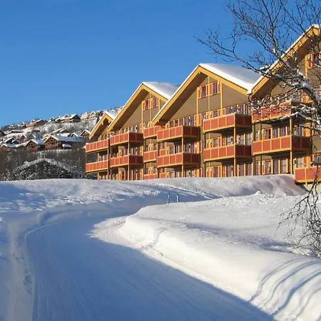 Apartment Homey Steps From Dining And Activities! *