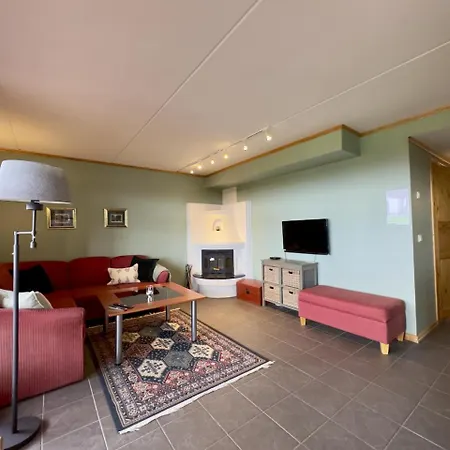 Homey Steps From Dining And Activities! شقة *