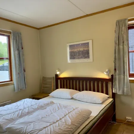 Homey Steps From Dining And Activities! Apartment