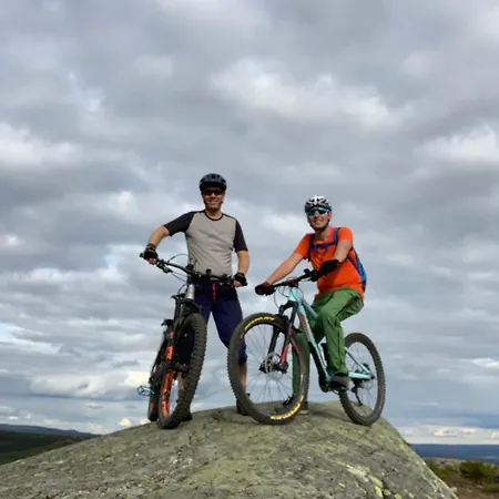 Daire Homey Steps From Dining And Activities!