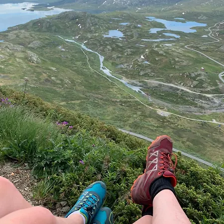 Homey Steps From Dining And Activities! Beitostolen